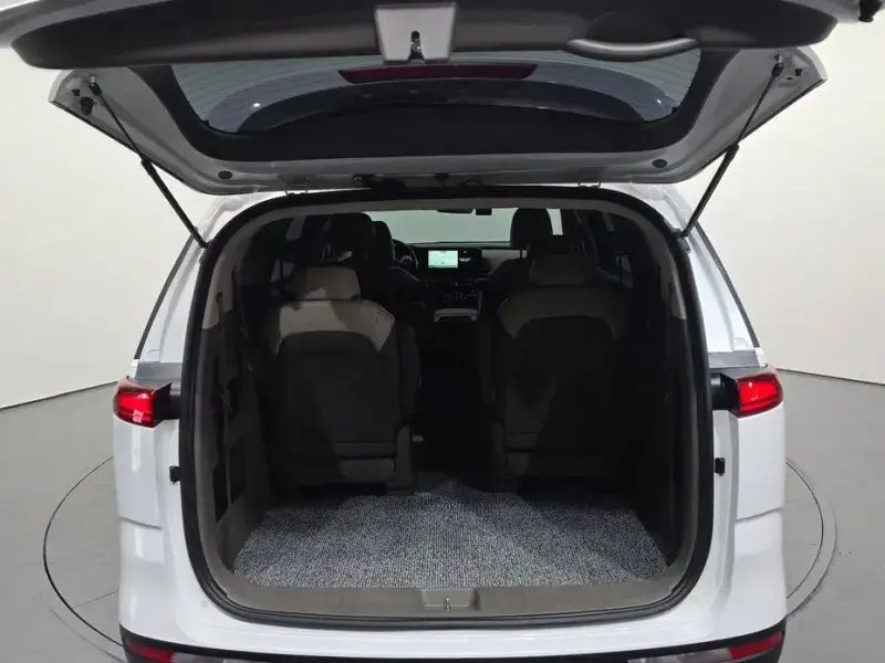 2021 Kia Carnival с пробегом 135 628 км