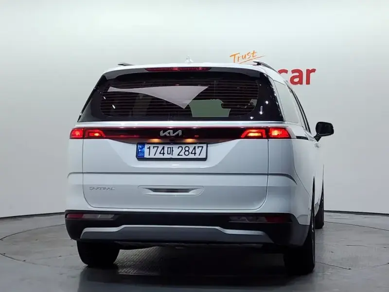 2022 Kia Carnival с пробегом 108 992 км