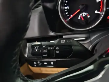 2021 Kia Carnival с пробегом 21 672 км