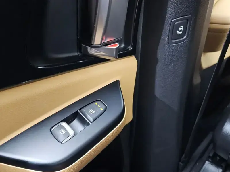2021 Kia Carnival с пробегом 21 672 км