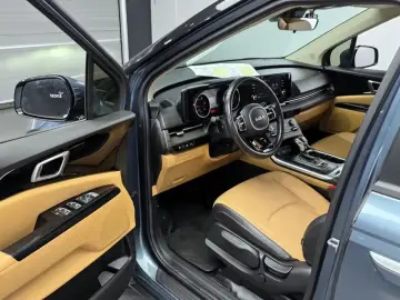 2023 Kia Carnival с пробегом 62 583 км