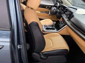 2023 Kia Carnival с пробегом 62 583 км