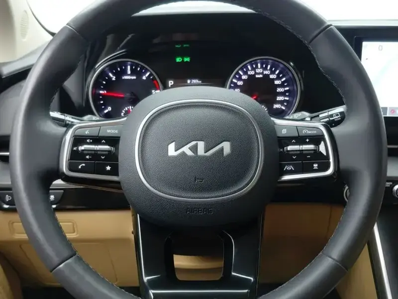 2023 Kia Carnival с пробегом 56 023 км