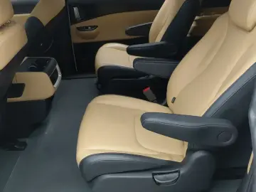 2023 Kia Carnival с пробегом 56 023 км