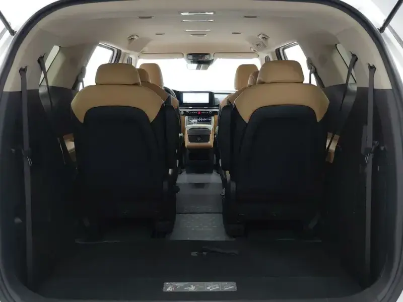 2023 Kia Carnival с пробегом 56 023 км