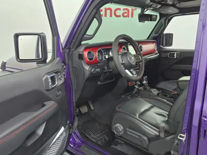 2023 Jeep Wrangler с пробегом 21 993 км