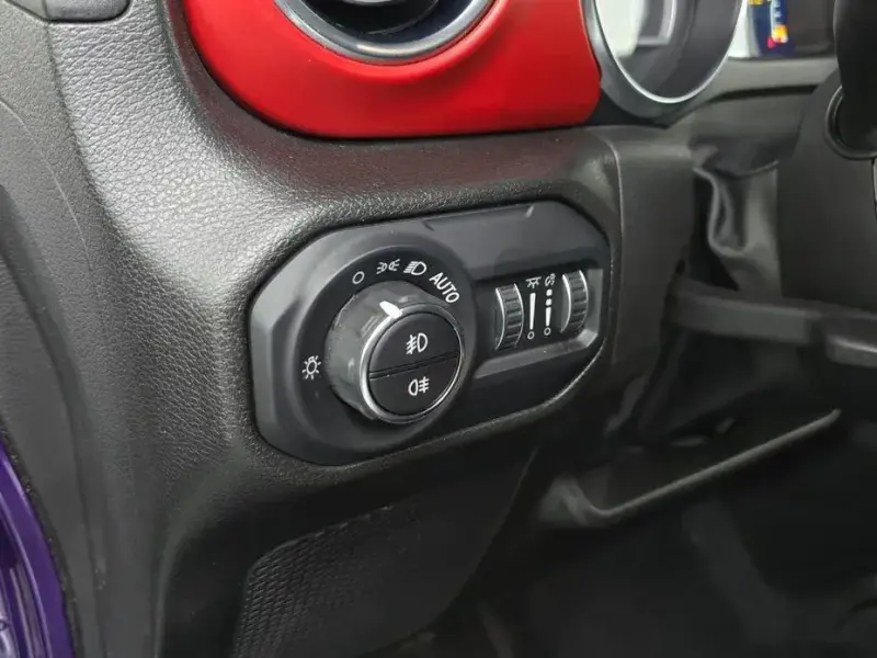 2023 Jeep Wrangler с пробегом 21 993 км
