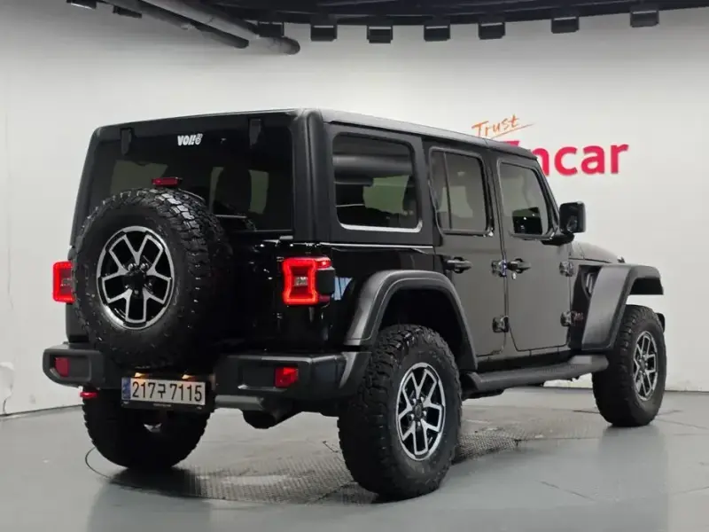 2024 Jeep Wrangler с пробегом 18 587 км