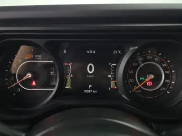 2024 Jeep Wrangler с пробегом 18 587 км
