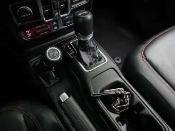2024 Jeep Wrangler с пробегом 18 587 км