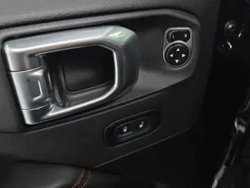 2024 Jeep Wrangler с пробегом 18 587 км