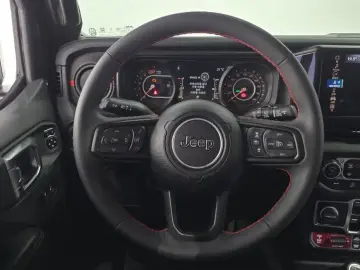 2024 Jeep Wrangler с пробегом 18 587 км