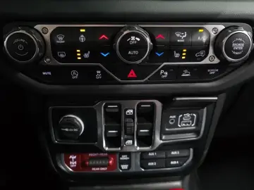 2024 Jeep Wrangler с пробегом 18 587 км