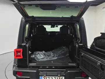 2024 Jeep Wrangler с пробегом 18 587 км