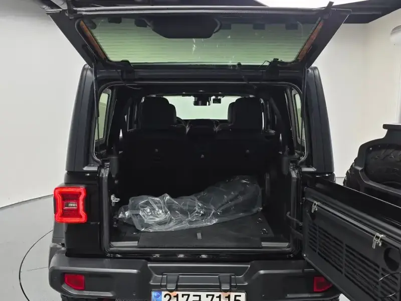 2024 Jeep Wrangler с пробегом 18 587 км