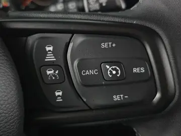 2025 Jeep Wrangler с пробегом 8 357 км
