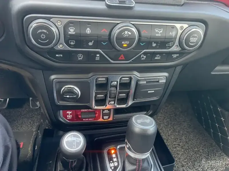 2023 Jeep Wrangler с пробегом 57 877 км