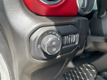 2023 Jeep Wrangler с пробегом 57 877 км