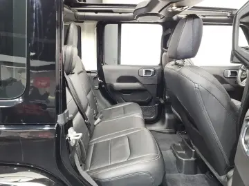 2022 Jeep Wrangler с пробегом 27 369 км