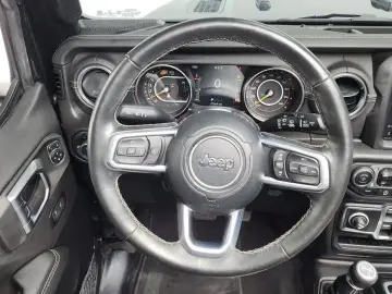 2022 Jeep Wrangler с пробегом 27 369 км