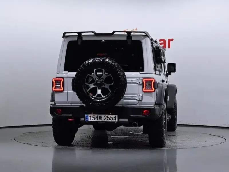 2023 Jeep Wrangler с пробегом 18 330 км