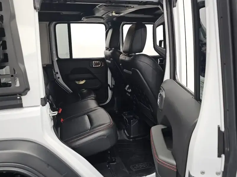2023 Jeep Wrangler с пробегом 18 330 км