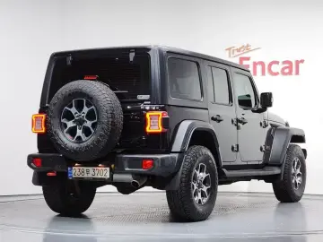 2023 Jeep Wrangler с пробегом 27 983 км