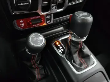2023 Jeep Wrangler с пробегом 27 983 км