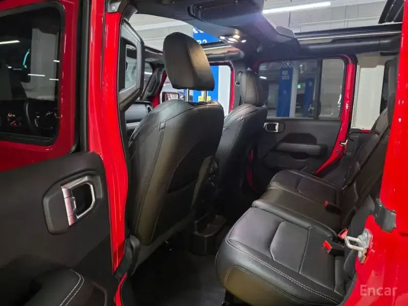 2023 Jeep Wrangler с пробегом 10 340 км