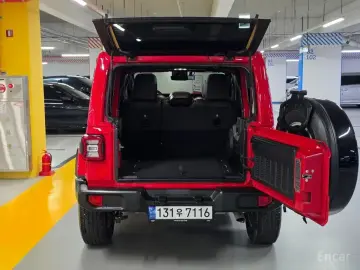 2023 Jeep Wrangler с пробегом 10 340 км