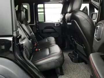 2023 Jeep Wrangler с пробегом 27 983 км