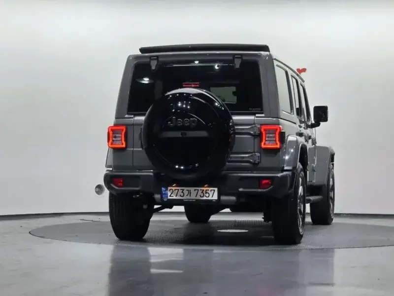 2023 Jeep Wrangler с пробегом 57 882 км