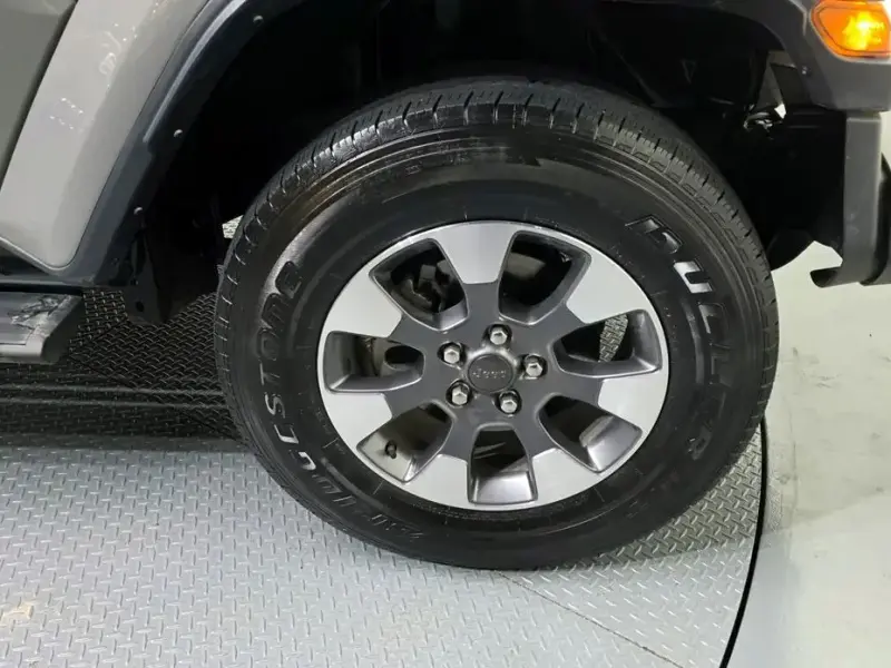 2023 Jeep Wrangler с пробегом 57 882 км