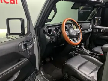 2023 Jeep Wrangler с пробегом 57 882 км