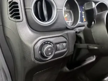 2023 Jeep Wrangler с пробегом 57 882 км