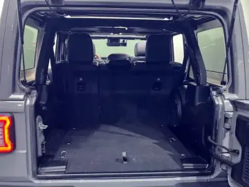 2023 Jeep Wrangler с пробегом 57 882 км