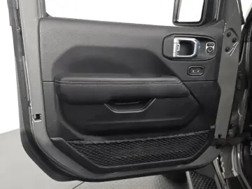 2023 Jeep Wrangler с пробегом 12 086 км