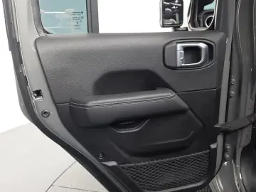 2023 Jeep Wrangler с пробегом 12 086 км