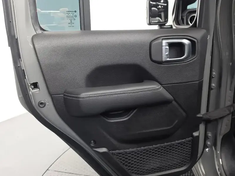 2023 Jeep Wrangler с пробегом 12 086 км