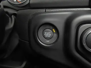 2023 Jeep Wrangler с пробегом 12 086 км