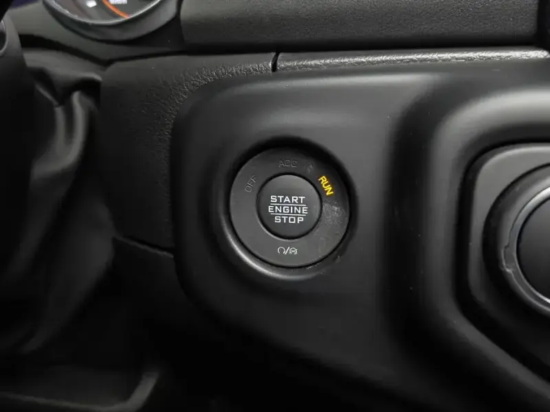 2023 Jeep Wrangler с пробегом 12 086 км