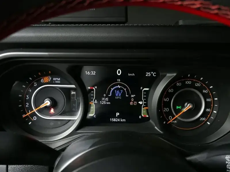 2024 Jeep Wrangler с пробегом 15 824 км