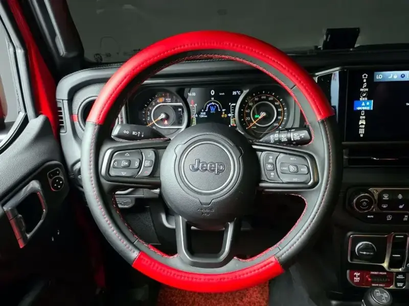 2024 Jeep Wrangler с пробегом 15 824 км