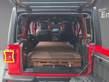 2024 Jeep Wrangler с пробегом 15 824 км