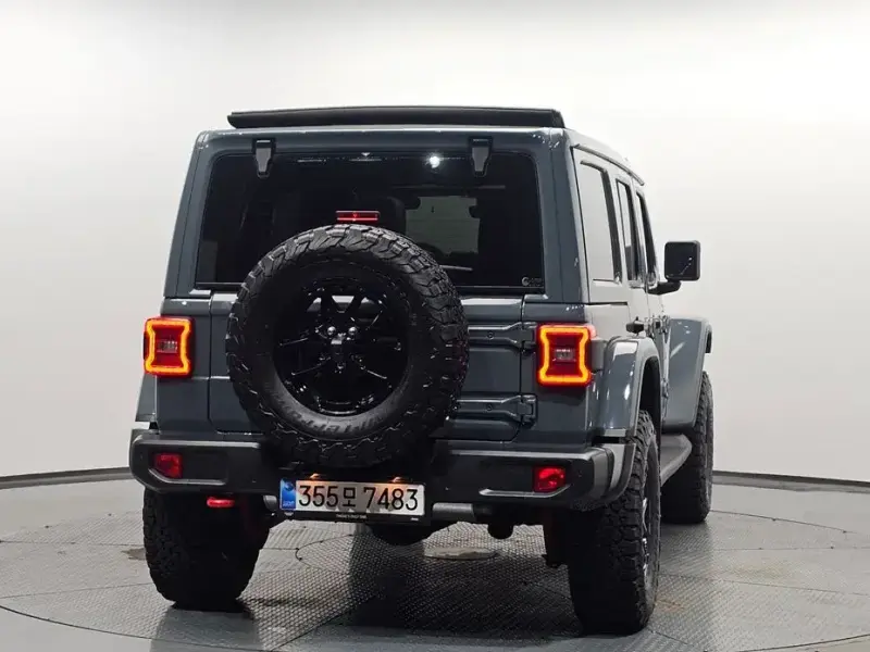 2025 Jeep Wrangler с пробегом 4 931 км
