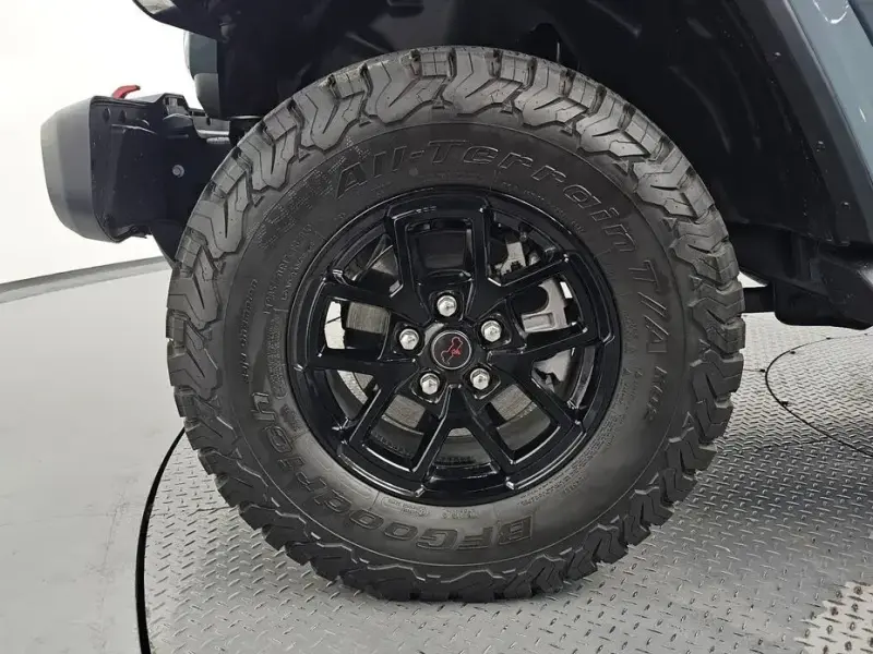 2025 Jeep Wrangler с пробегом 4 931 км