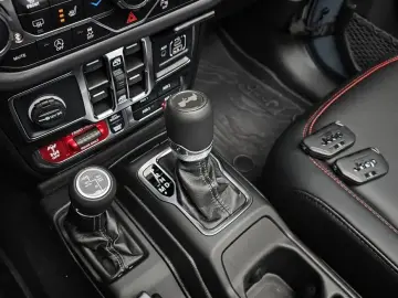 2025 Jeep Wrangler с пробегом 4 931 км