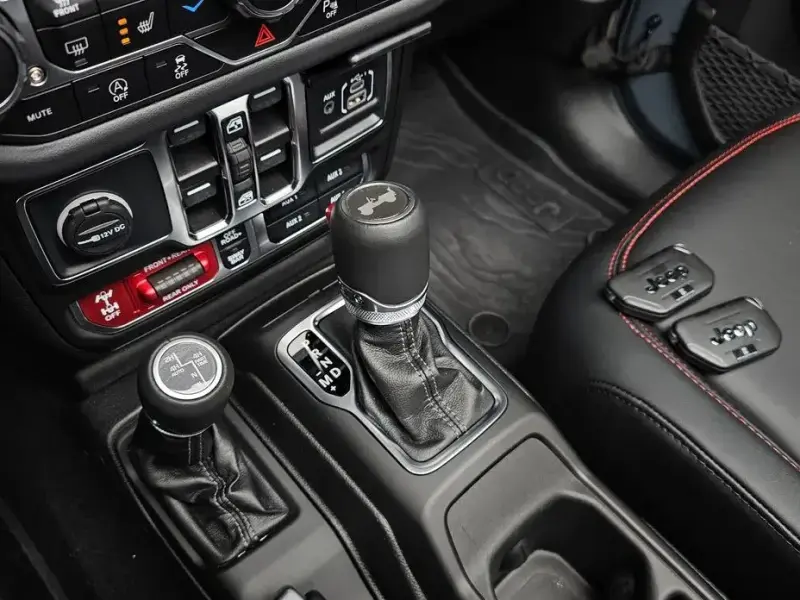 2025 Jeep Wrangler с пробегом 4 931 км