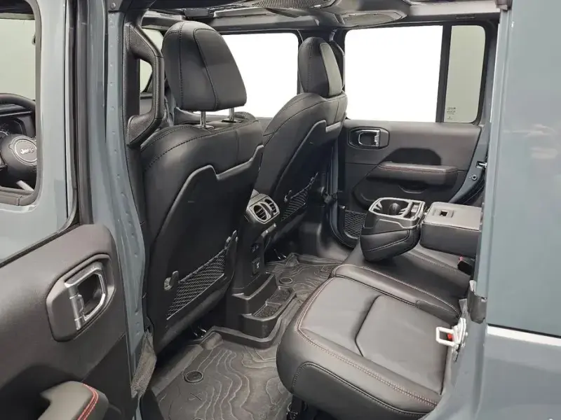 2025 Jeep Wrangler с пробегом 4 931 км