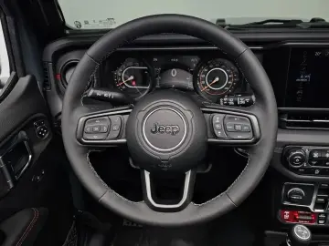 2025 Jeep Wrangler с пробегом 4 931 км